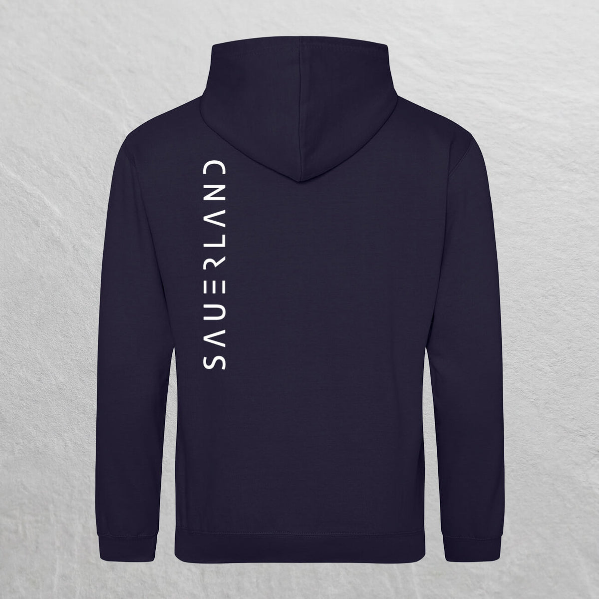 Rückseite eines dunkelblauen Sauerland Hoodies mit großem Print in weiß